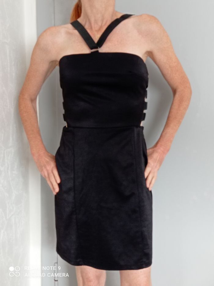 Robe noire t36/38 - photo numéro 2