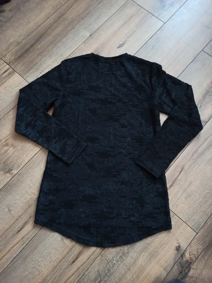 Pull noir coupe arrondie en bas manches longues L - photo numéro 4