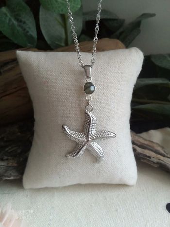 Collier étoile de mer argentée et pierre de labradorite