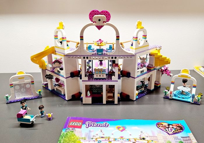 Lego Friends 41450 Le Centre Commercial de Heartlake City - photo numéro 8