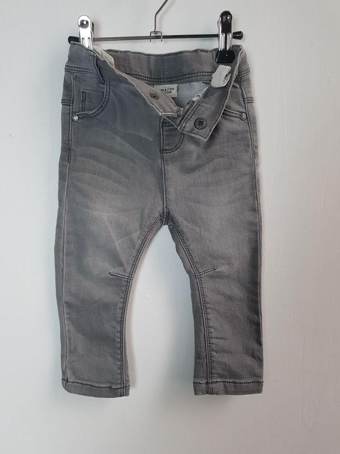 T-shirt + jean gris TAO 9 mois - photo numéro 4
