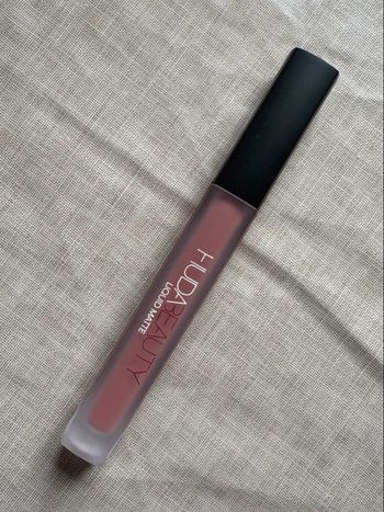 Rouge à lèvres liquide, mat  Houda Beauty