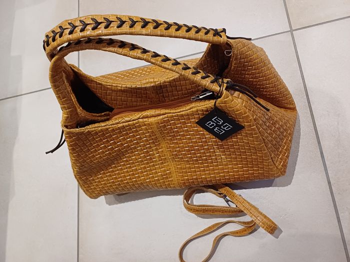 Sac à main cuir porté épaule ou bandoulière neuf Lucca Baldi - photo numéro 4