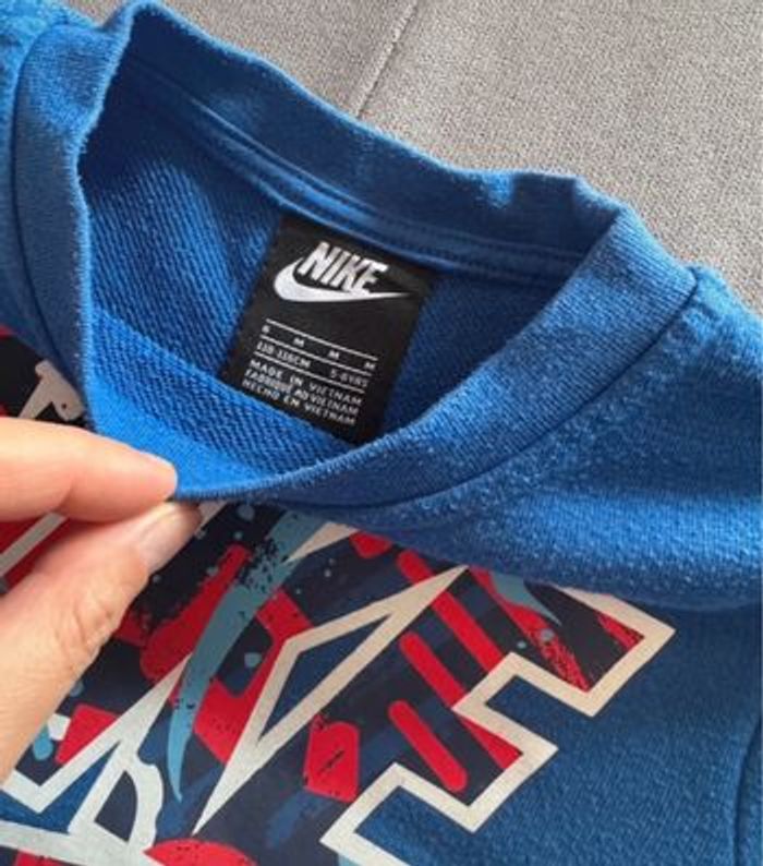 Joli Sweat NIKE 5/6 ans garçon - photo numéro 4