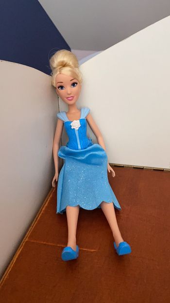 Poupe barbie cendrillon
