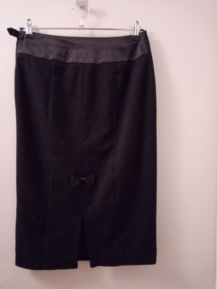 Jupe crayon avec nœud ceinture satin très classe