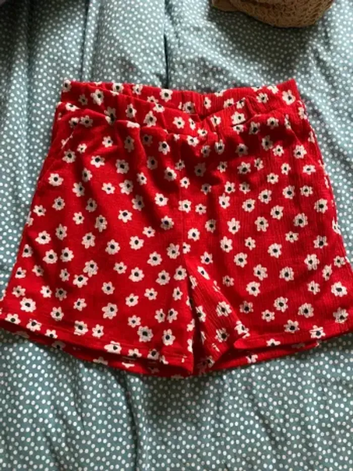 Short rouge à fleurs Only - photo numéro 5