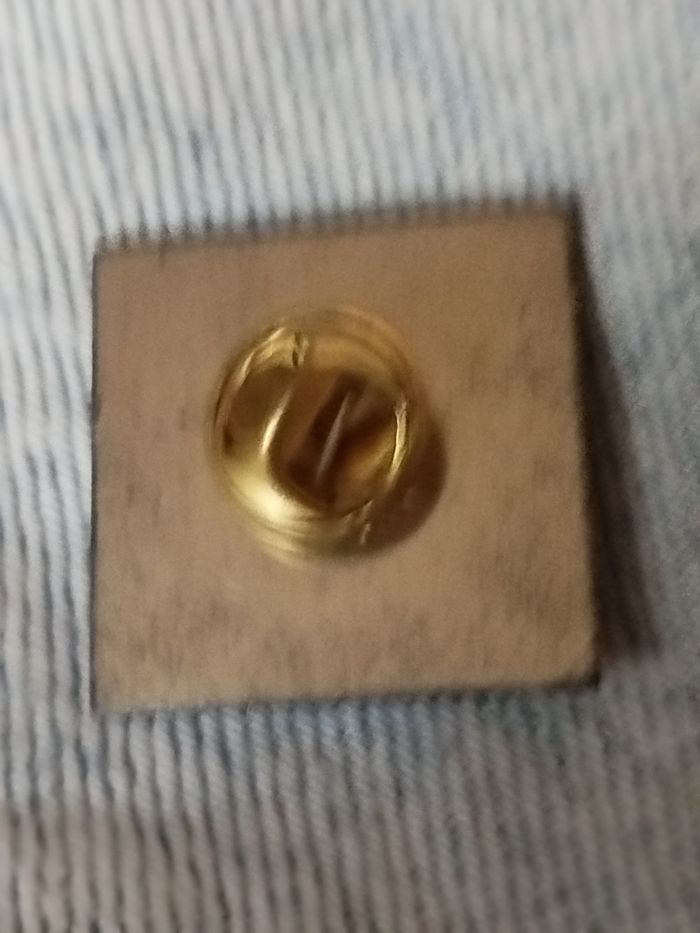 Pin's Sega Saturn - photo numéro 3