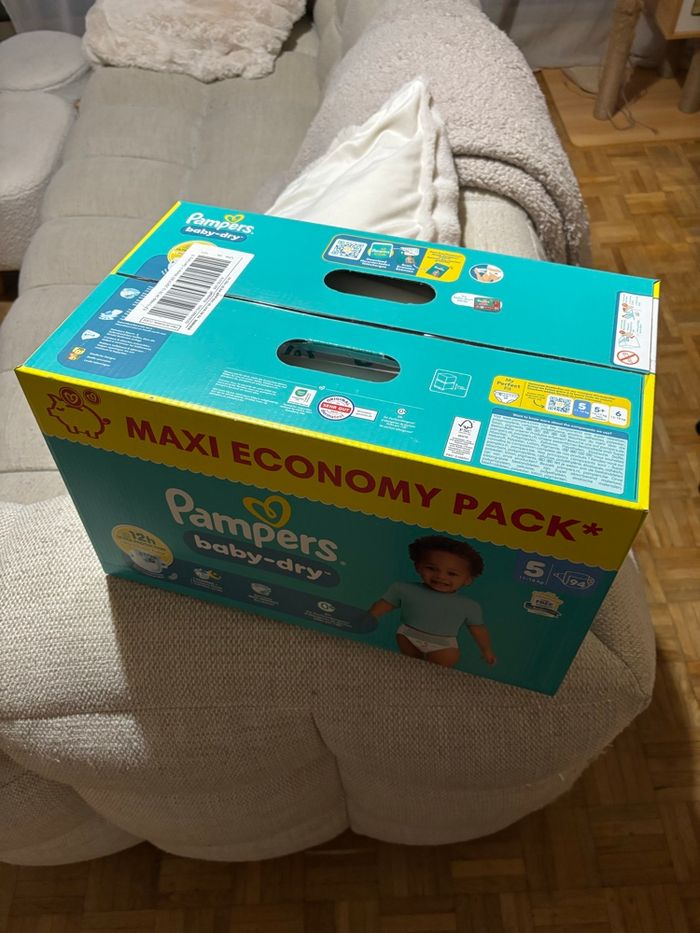 Pampers Baby-Dry de taille 5 (11-16kg)