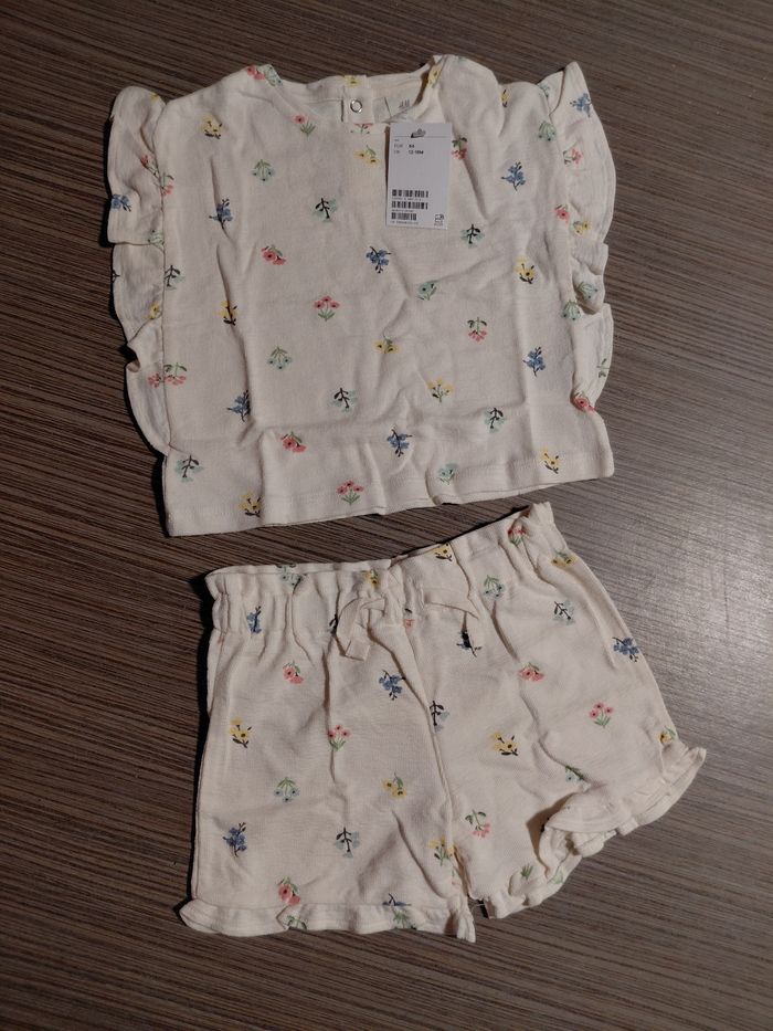 Superbe petit ensemble d'été H&M 🌸 - photo numéro 2
