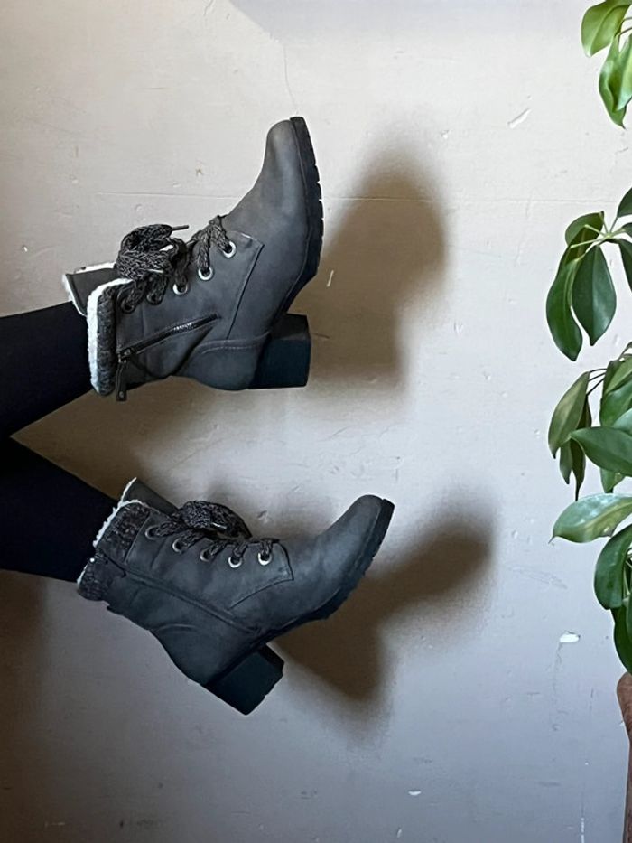 Bottines à talons chaude doublé à lacets - gris, blanc et noir - photo numéro 3