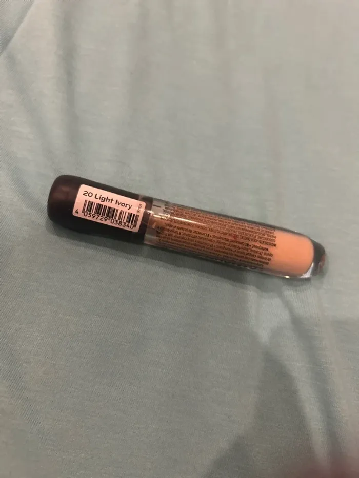Concealer essence - photo numéro 2
