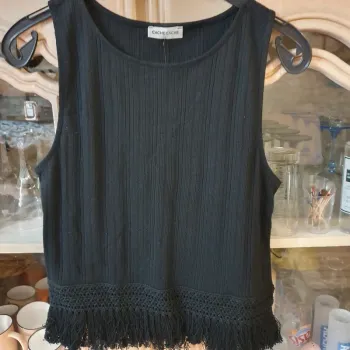 Magnifique haut noir crochet et franges taille L Cache-cache