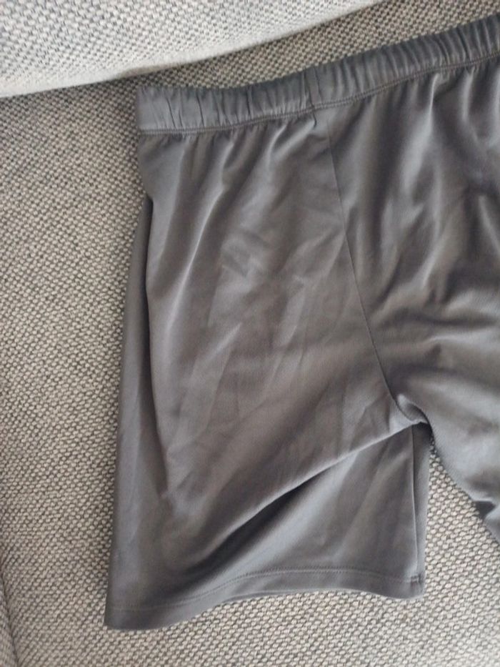 Short gris enfant très bon état Tex 11-12 ans - photo numéro 6
