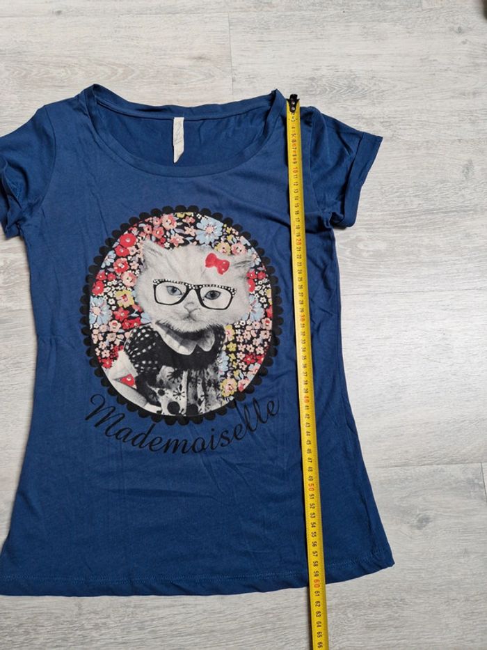 Tee-shirt bleu marine avec motif chat et strass Stradivarius M mais taille petit - photo numéro 3