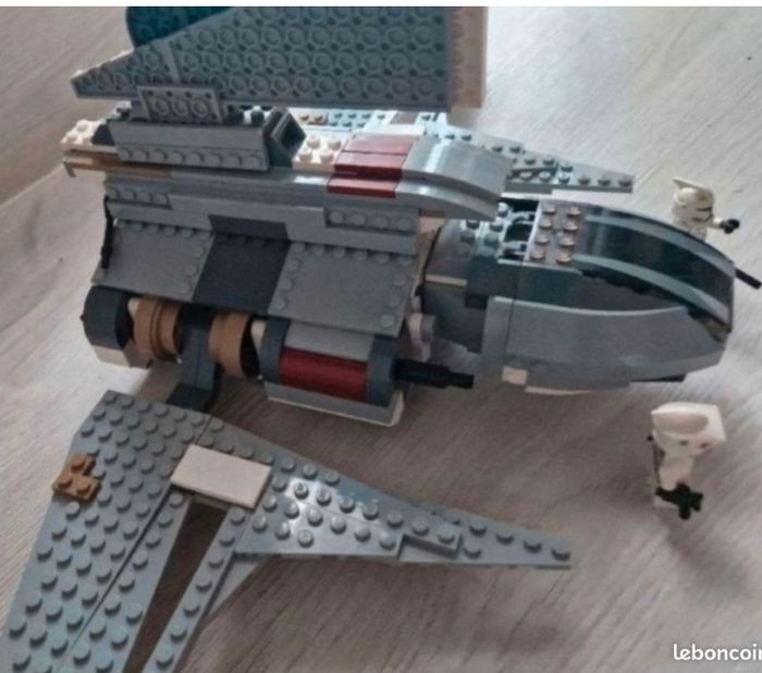 Superbe vaissseau de palpatine Lego star wars - photo numéro 2