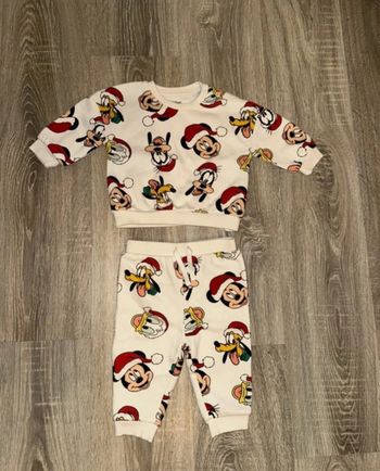 Ensemble Mickey neuf 74 cm.