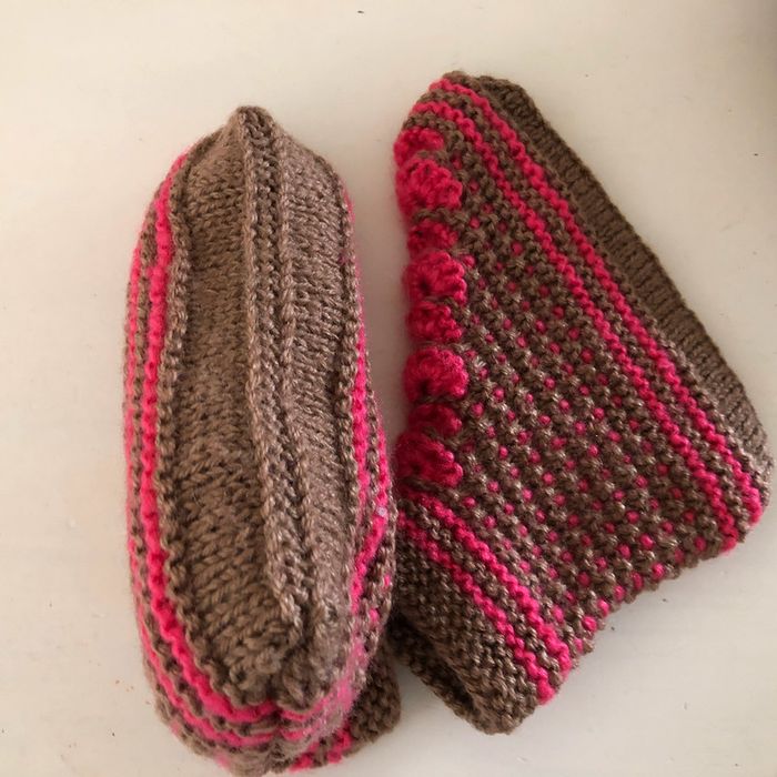 Chaussons tricotés à la main - photo numéro 11