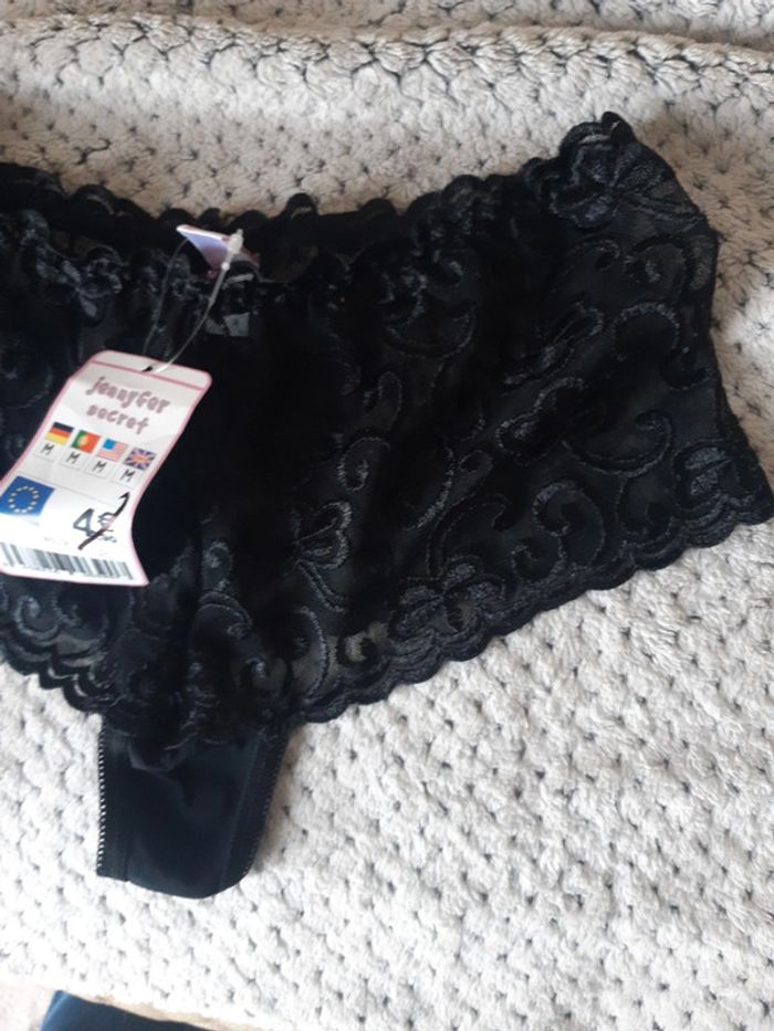 Boxer en dentelle neuf - photo numéro 2