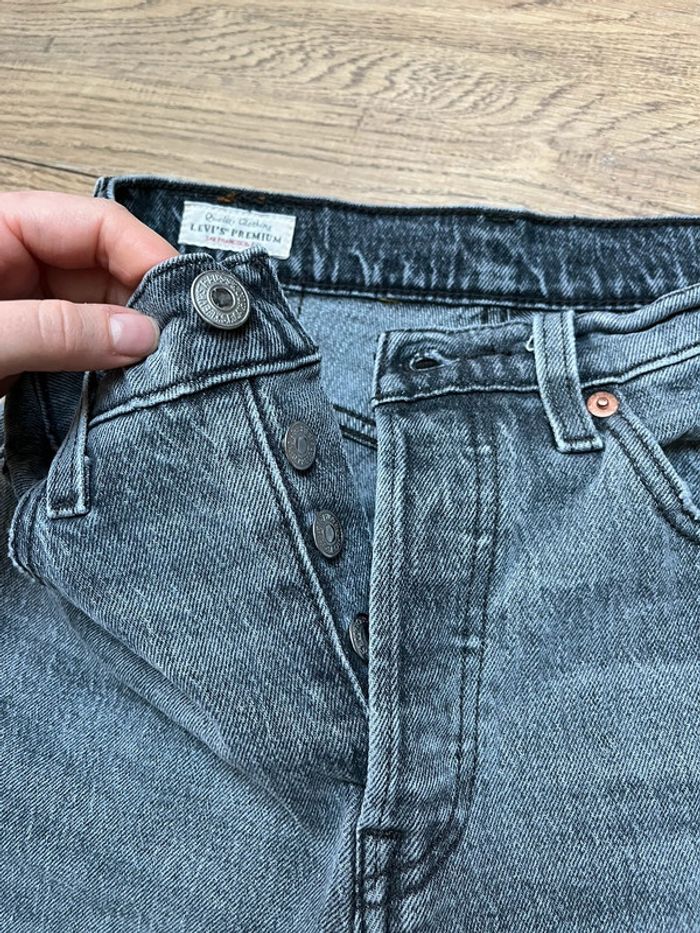 Jeans Lévis gris en parfait état coupe droit 501 W24 L26 - photo numéro 7