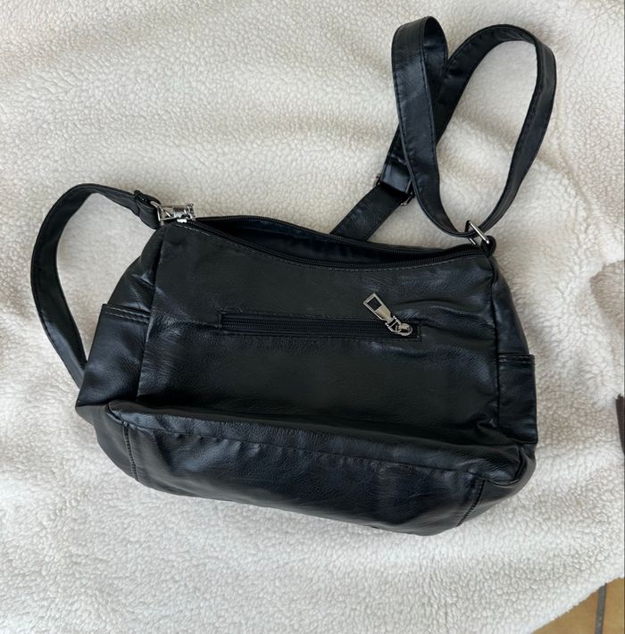 Sac à main noir cuir synthétique plusieurs poches - photo numéro 4