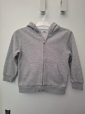 Veste à capuche 4 ans