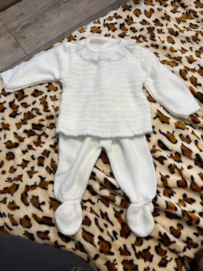 A vendre ensemble bebe fille blanc - photo numéro 2
