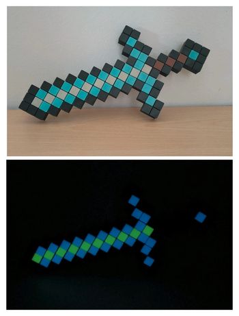 Épée phosphorescente 28cm style Minecraft