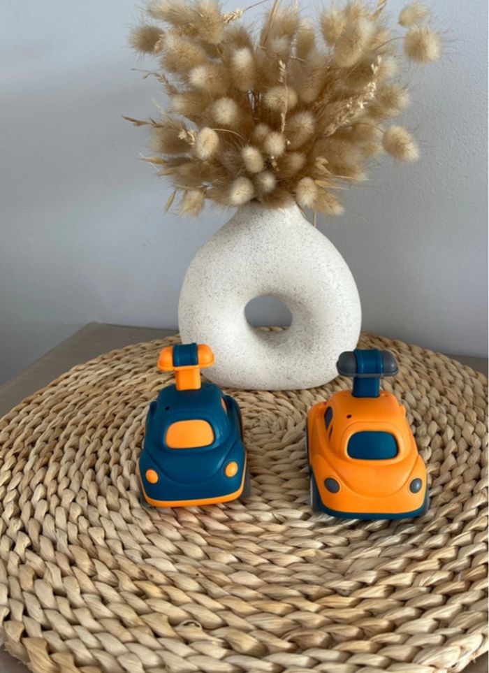 Lot de 2 voitures push n go - photo numéro 2
