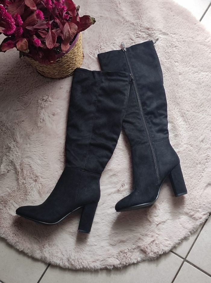 Bottes hautes noires à talons taille 36 - photo numéro 2