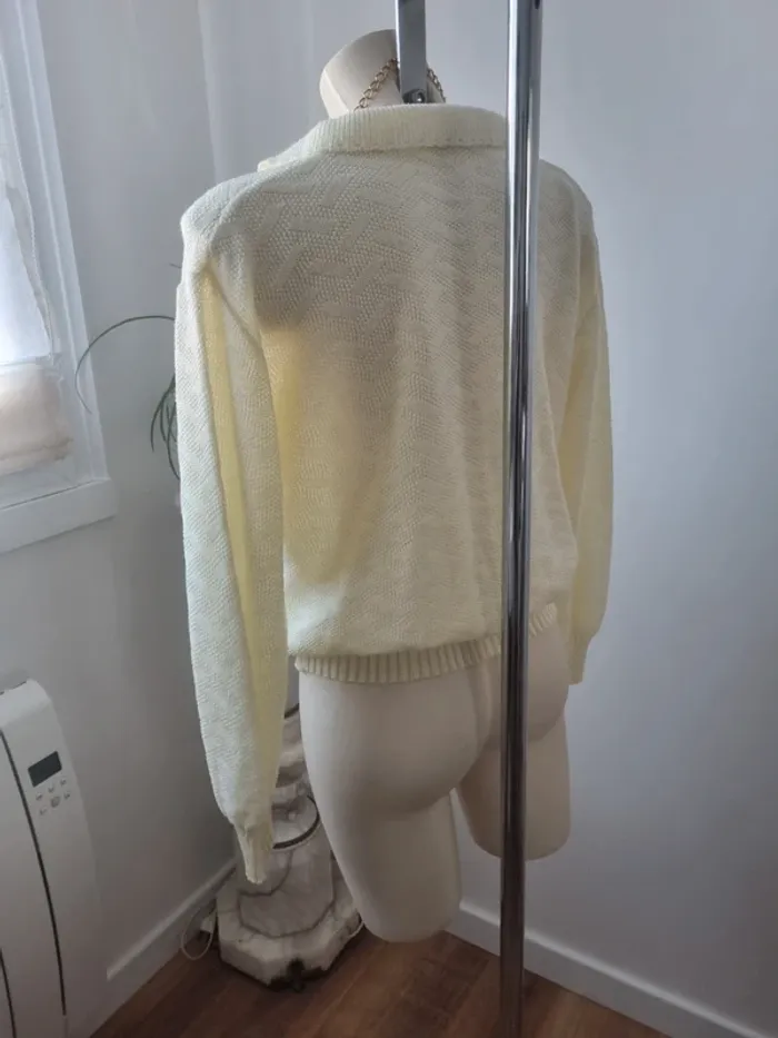 Pull tricoté jaune pâle vintage - photo numéro 19