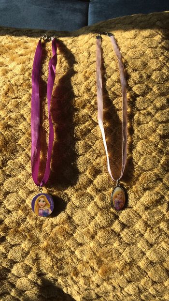 Disney lot de 2 colliers raiponce