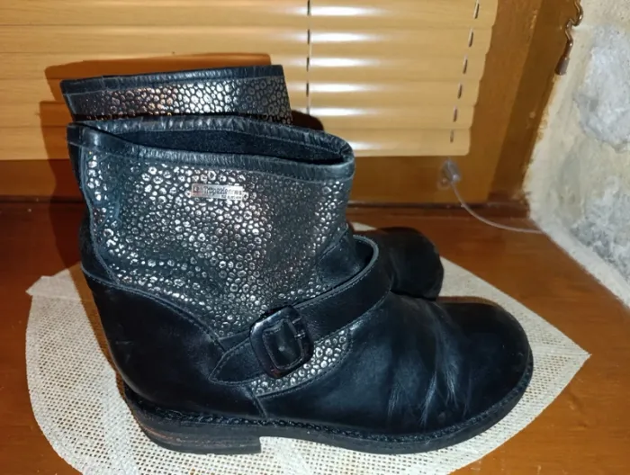 Jolies bottes en cuir véritable les Tropéziennes taille 38 - photo numéro 2