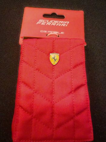 Étuis ou porte carte Ferrari 