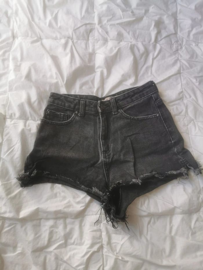 Lot de 2 shorts taille 34 - photo numéro 2