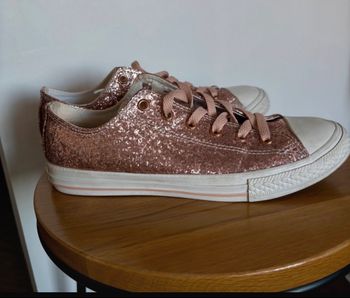 Converse rose