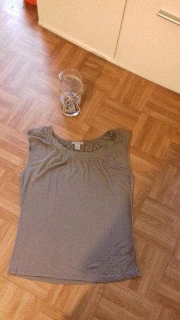 Top taupe