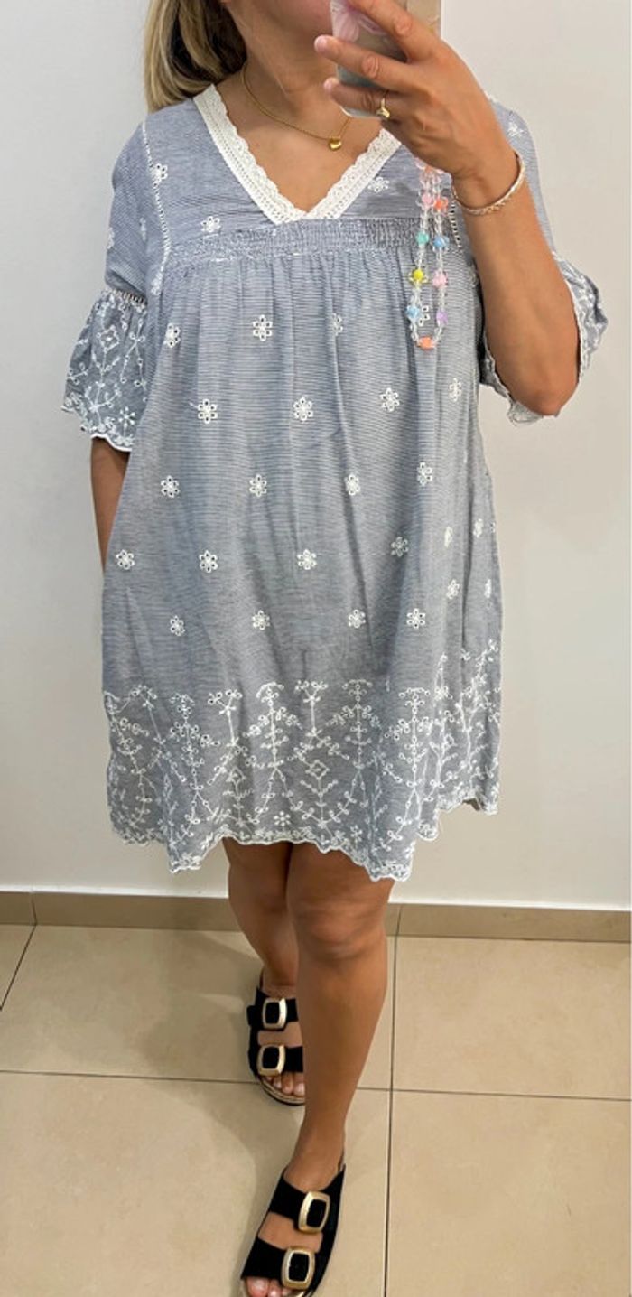 Robe Brodé Courte Zara Taille M - photo numéro 4