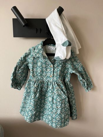 Ensemble neuf Robe + collants Gémo taille 18 mois