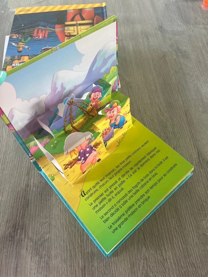 Livre pop-up les 3 petits cochons - photo numéro 3