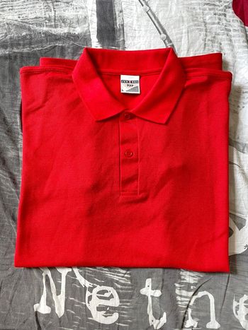 Polo rouge jerzees taille L neuf