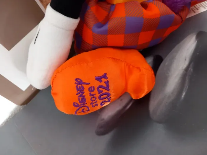 2 peluches Disney store 2021 série halloween 🎃 40cm - photo numéro 8