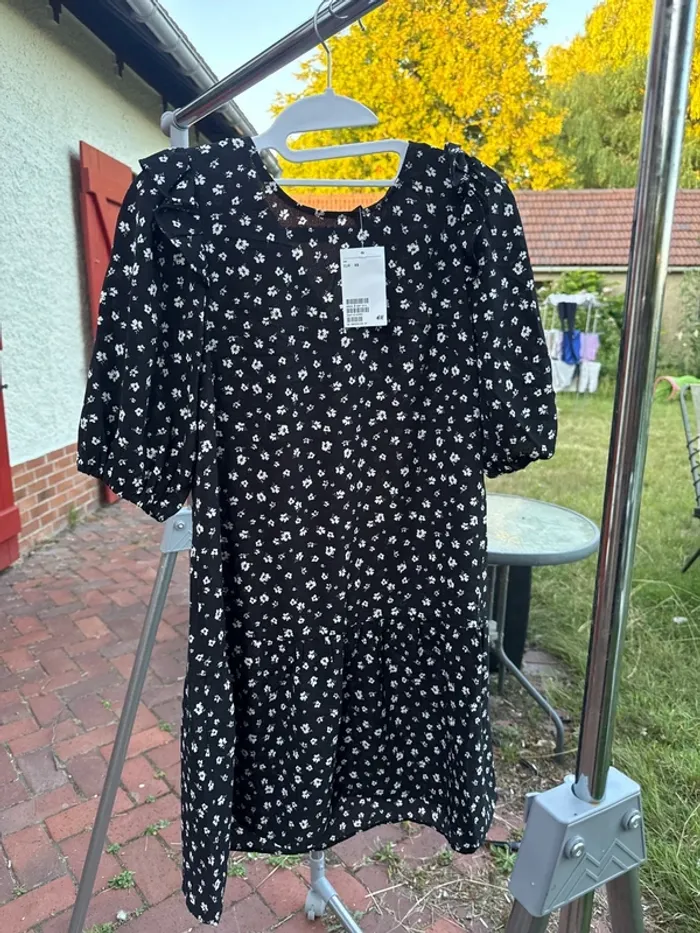 Robe été h&m neuve avec étiquette taille XS /S/M - photo numéro 2