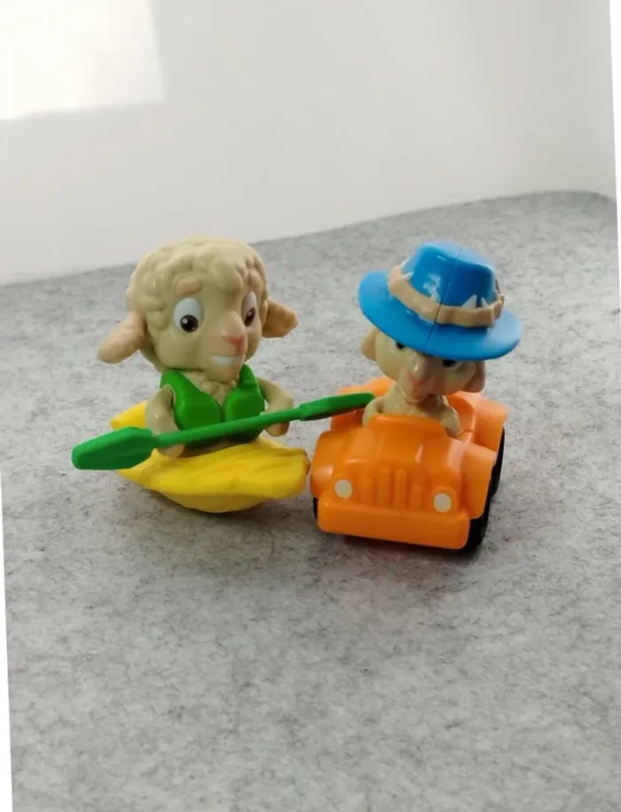 Lot de 2 Figurines Moutons Kinder 7 cm
