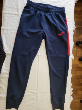 1 pantalon de survêtement taille s