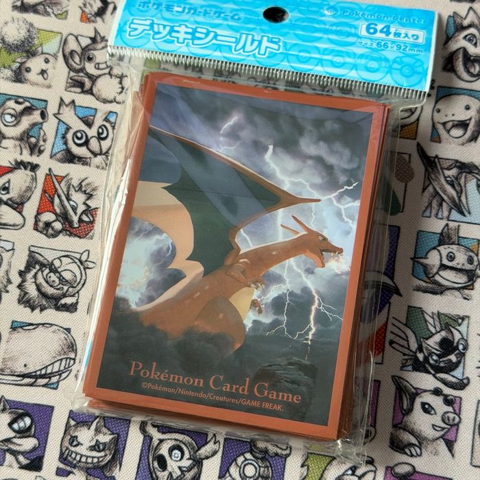 Sleeves Pokémon Center Dracaufeu - photo numéro 3