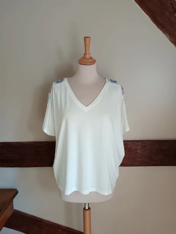 T-shirt blanc crochet Sud Express - photo numéro 4