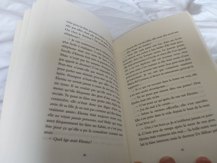 Livre enfant titre Octobre,  un crime - photo numéro 2