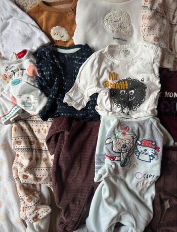 Lot 24 vêtements bébé 1 mois