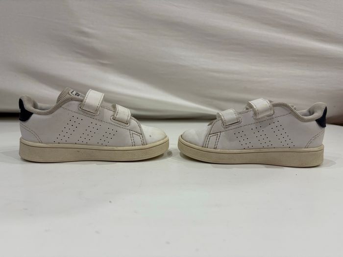 Baskets adidas taille 22 - photo numéro 2